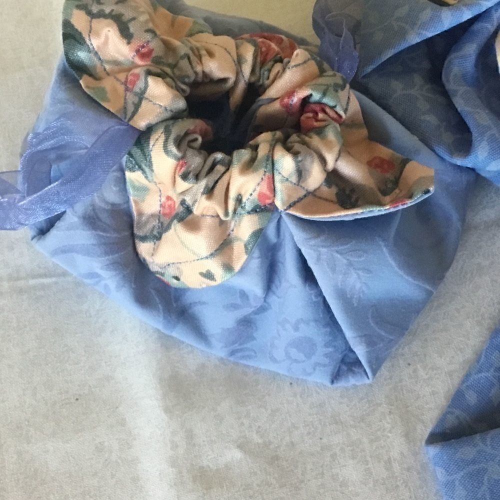 NWOT. Handmade Set of 3 Drawstring Pouches - Picture 4 of 7